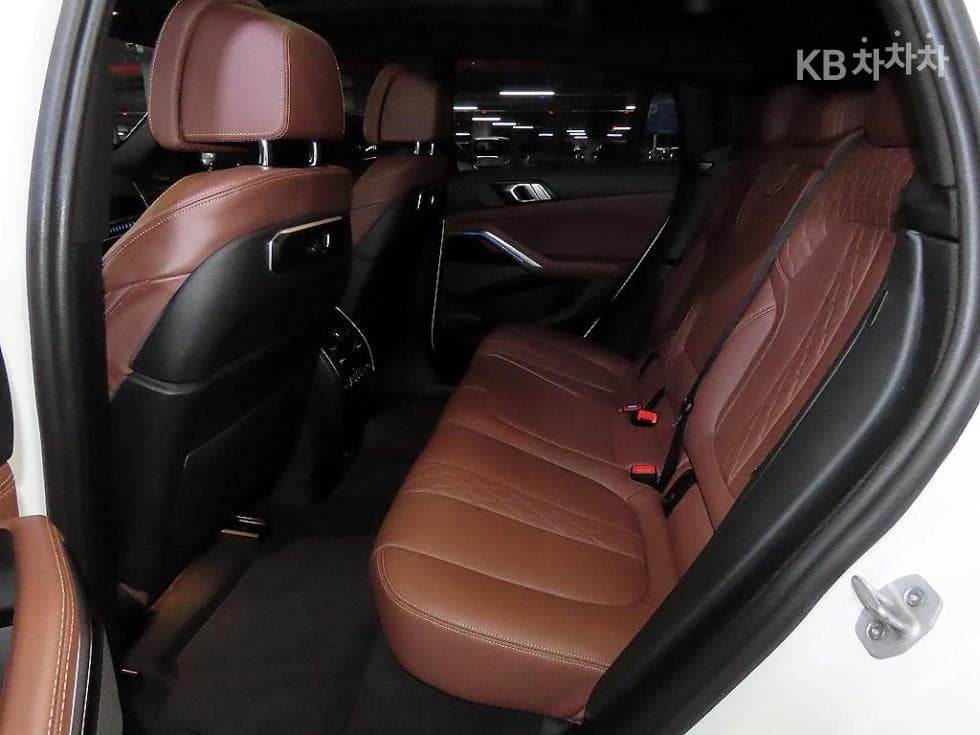 BMW X6(G06)xDrive 40i M Sport Package - 7