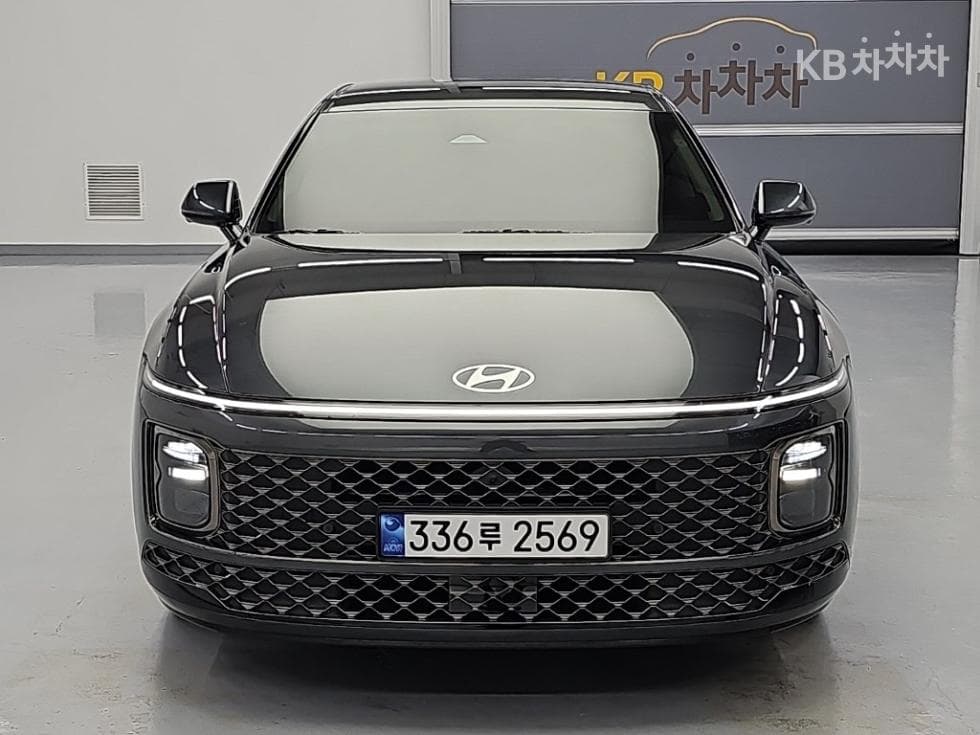Hyundai The All New Grandeur (Azera)3.5 Gasoline AWD Calligraphy - 2