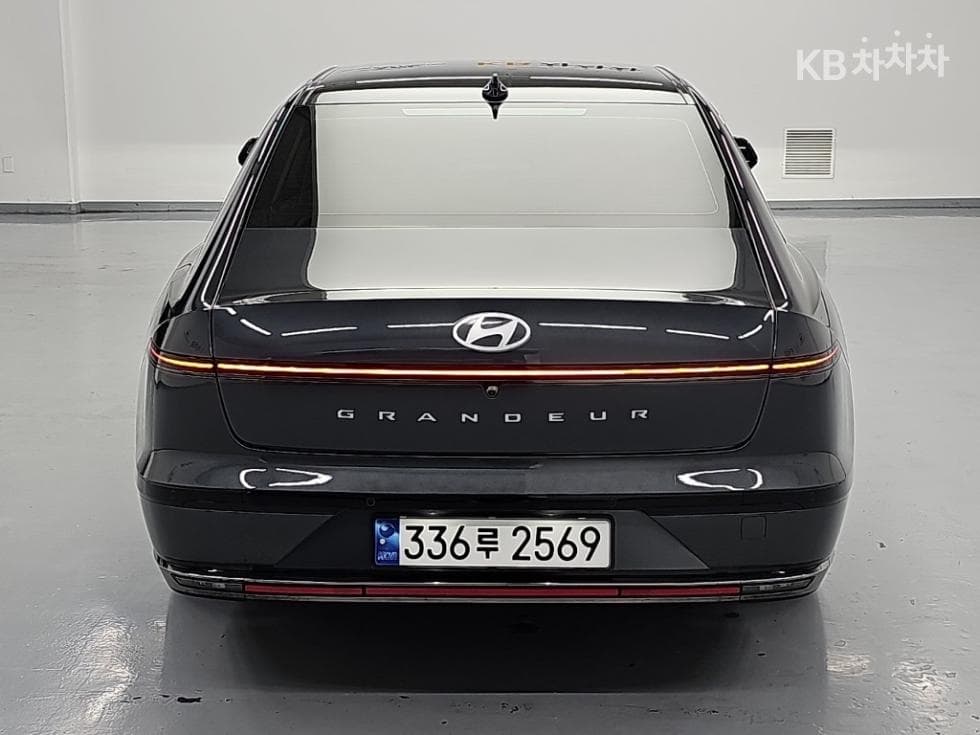 Hyundai The All New Grandeur (Azera)3.5 Gasoline AWD Calligraphy - 3
