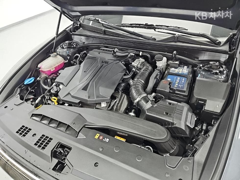 Hyundai The All New Grandeur (Azera)3.5 Gasoline AWD Calligraphy - 5