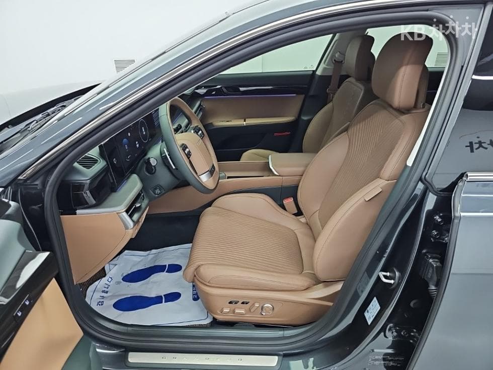 Hyundai The All New Grandeur (Azera)3.5 Gasoline AWD Calligraphy - 11