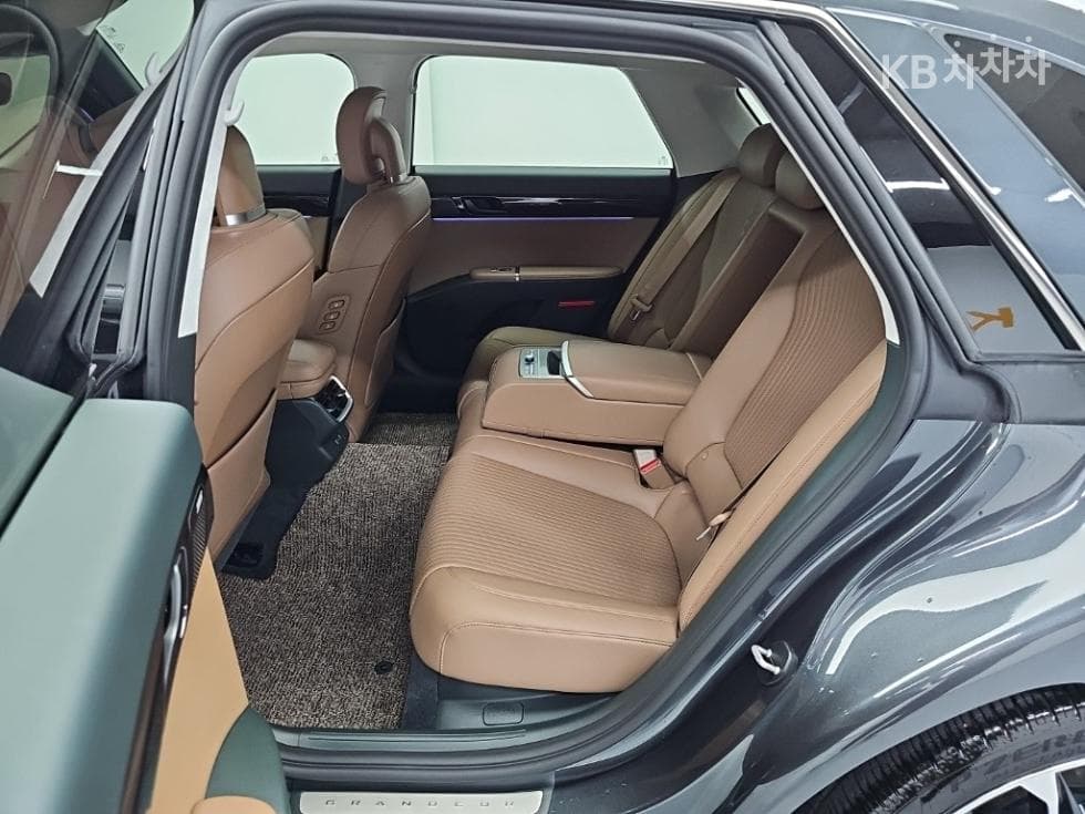 Hyundai The All New Grandeur (Azera)3.5 Gasoline AWD Calligraphy - 12