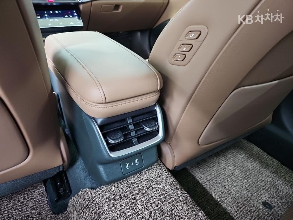 Hyundai The All New Grandeur (Azera)3.5 Gasoline AWD Calligraphy - 13