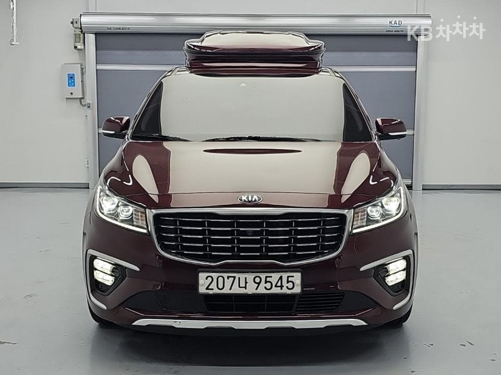 Kia The New (facelift) Carnival9-seater 2.2 Diesel Noblesse Special (special feature/edition) - 2