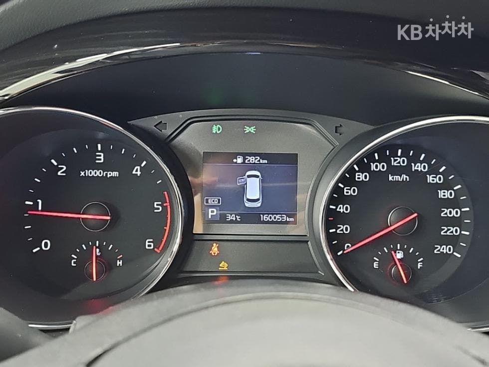 Kia The New (facelift) Carnival9-seater 2.2 Diesel Noblesse Special (special feature/edition) - 6