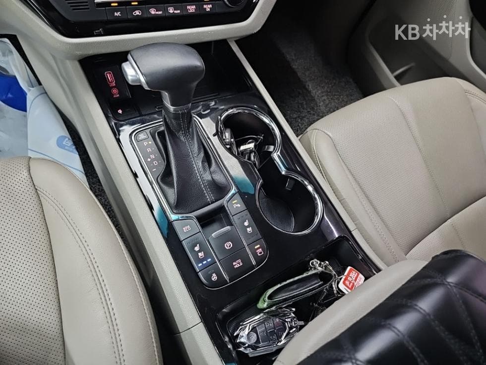 Kia The New (facelift) Carnival9-seater 2.2 Diesel Noblesse Special (special feature/edition) - 8