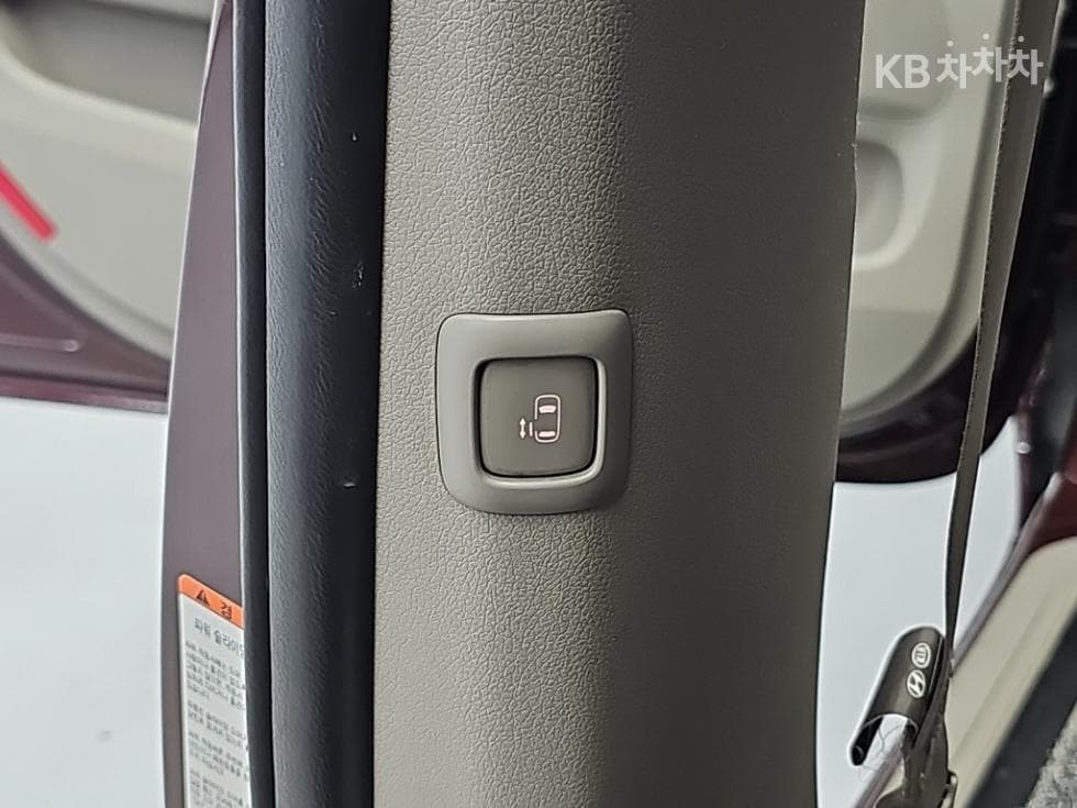 Kia The New (facelift) Carnival9-seater 2.2 Diesel Noblesse Special (special feature/edition) - 14