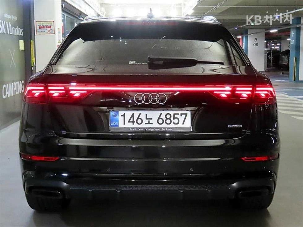 Audi Q83.0 55 TFSI Quattro Premium - 5