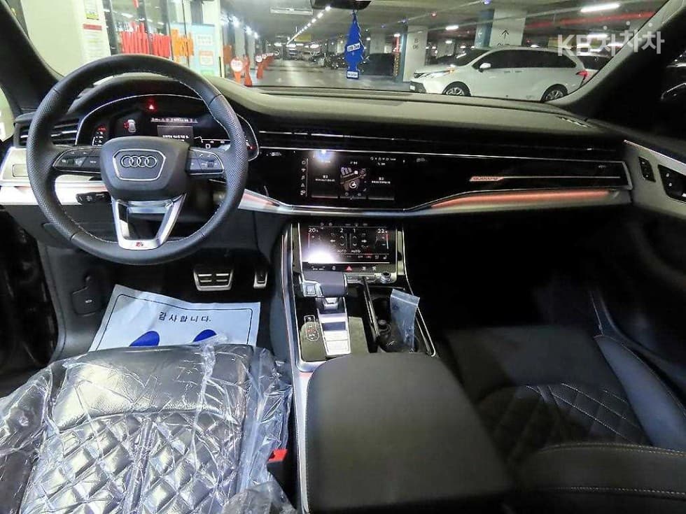 Audi Q83.0 55 TFSI Quattro Premium - 10