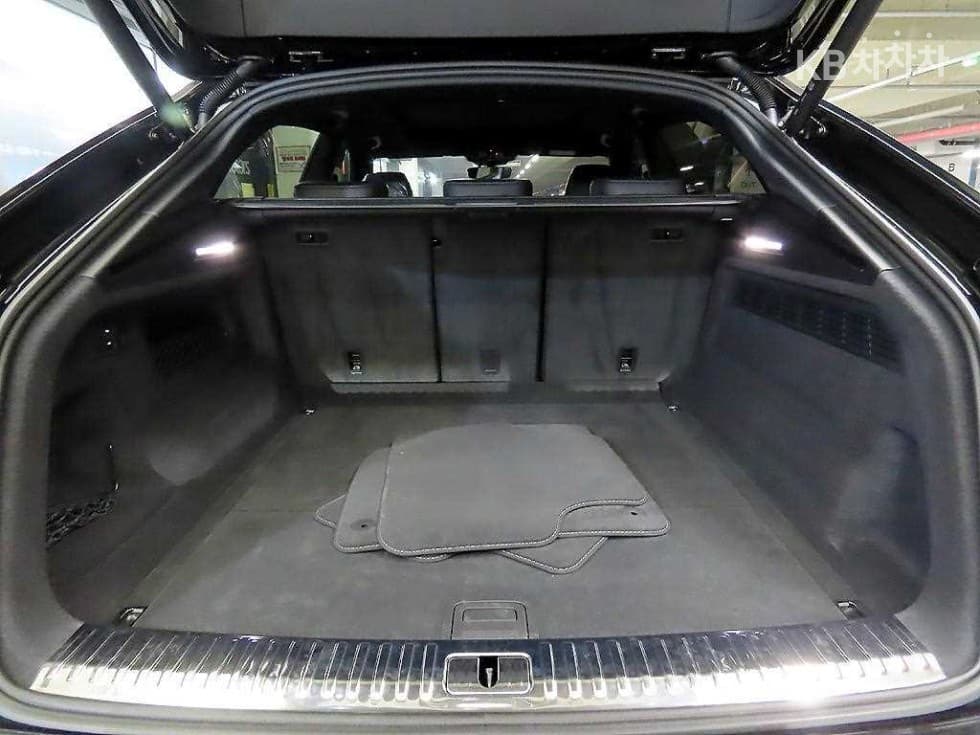 Audi Q83.0 55 TFSI Quattro Premium - 16