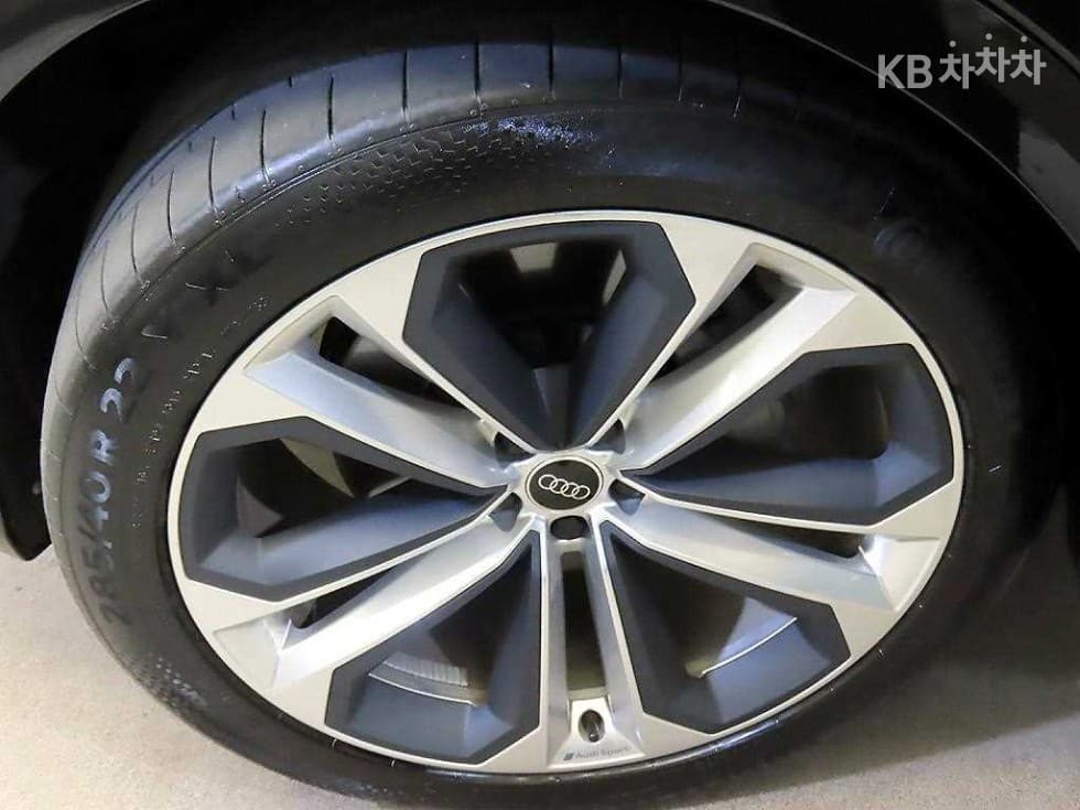 Audi Q83.0 55 TFSI Quattro Premium - 20