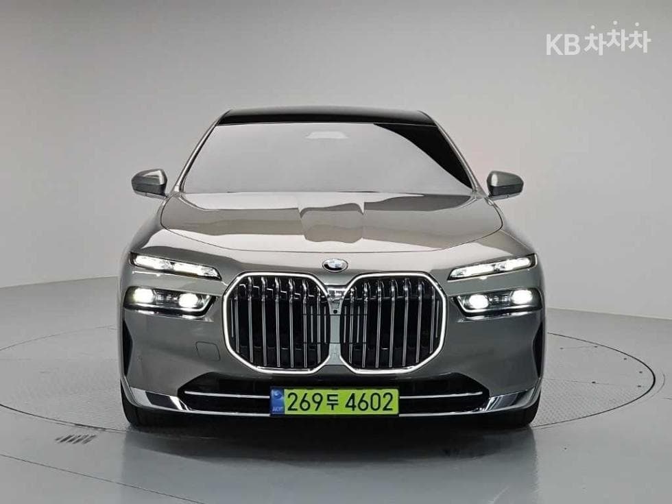 BMW 7시리즈(G70)740i sDrive M Sport Executive - 2