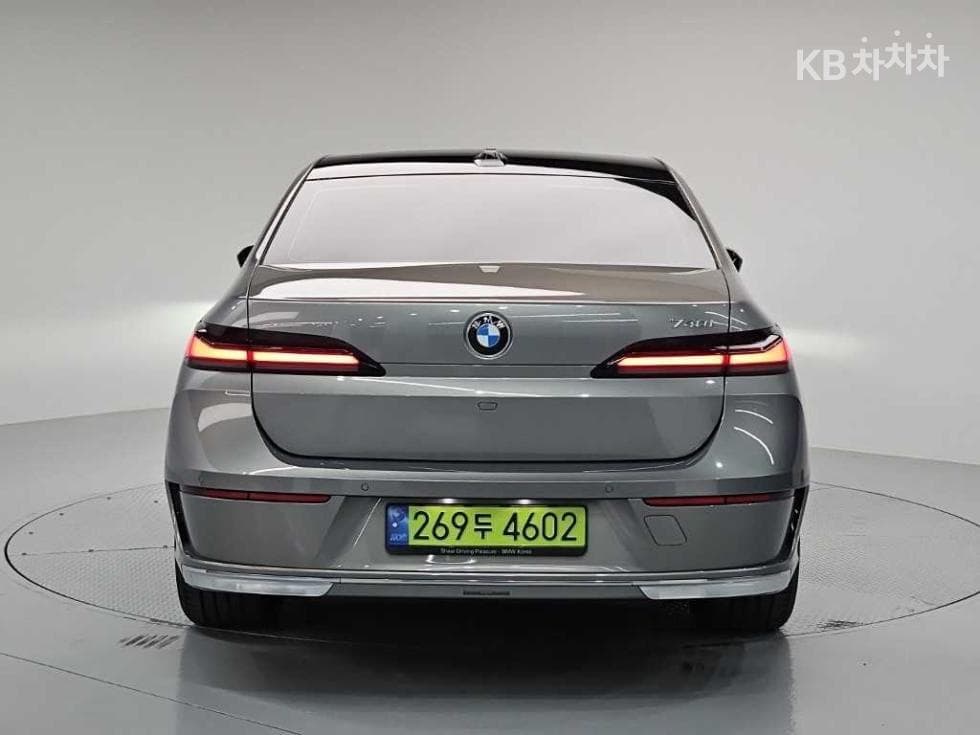 BMW 7시리즈(G70)740i sDrive M Sport Executive - 3