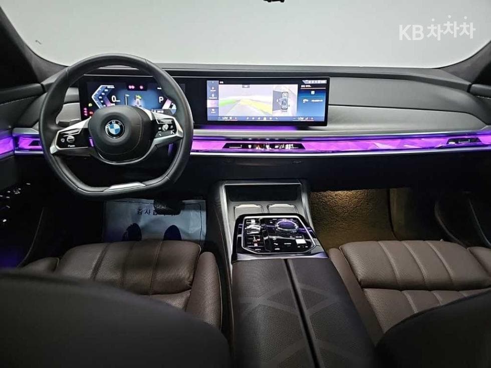 BMW 7시리즈(G70)740i sDrive M Sport Executive - 7