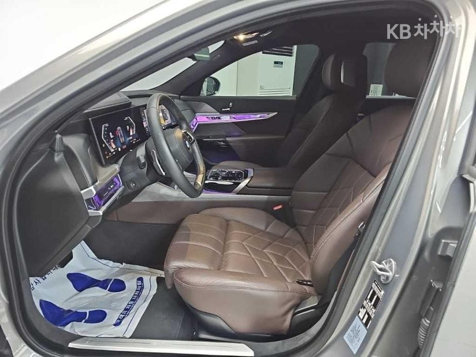 BMW 7시리즈(G70)740i sDrive M Sport Executive - 11