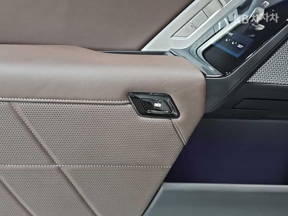 BMW 7시리즈(G70)740i sDrive M Sport Executive - 14
