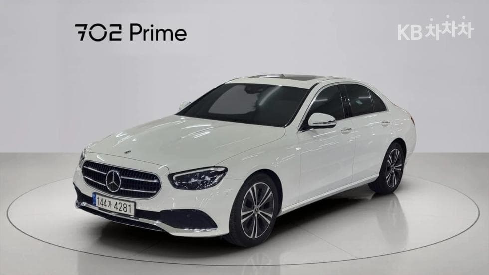 Mercedes-Benz E-Class (W213) E250 Avantgarde - Image 1