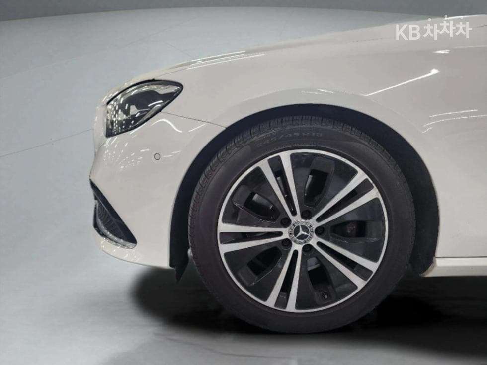 Mercedes-Benz E-Class (W213)E250 Avantgarde - 5