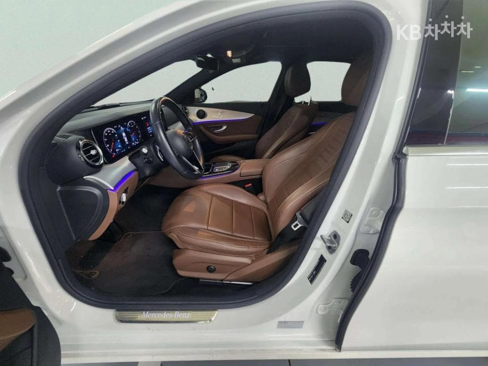 Mercedes-Benz E-Class (W213)E250 Avantgarde - 9
