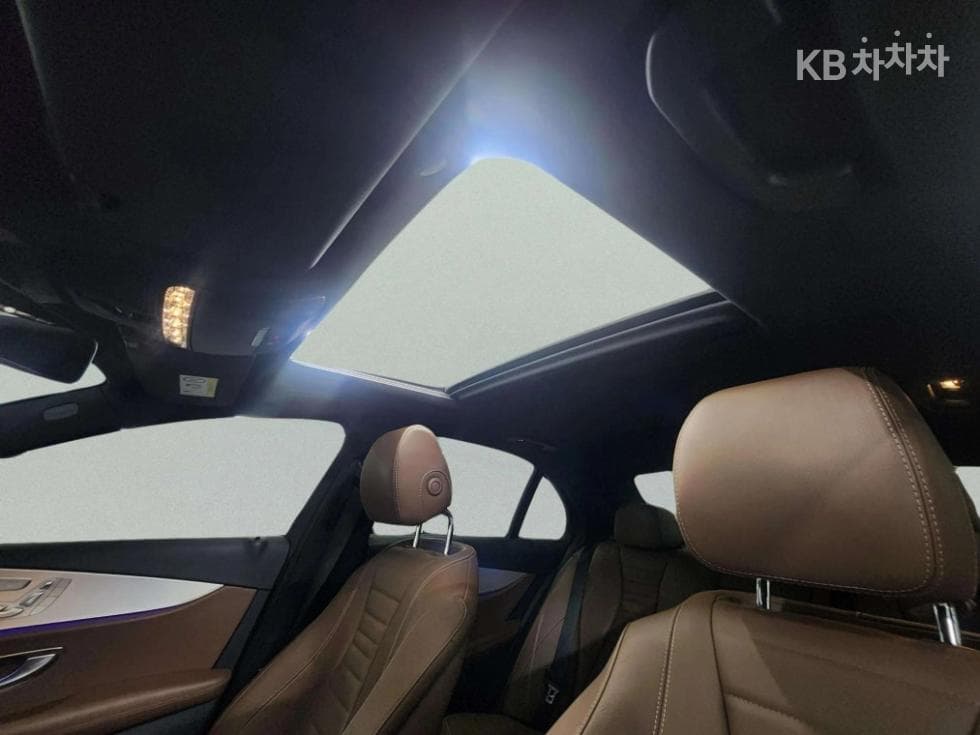 Mercedes-Benz E-Class (W213)E250 Avantgarde - 16