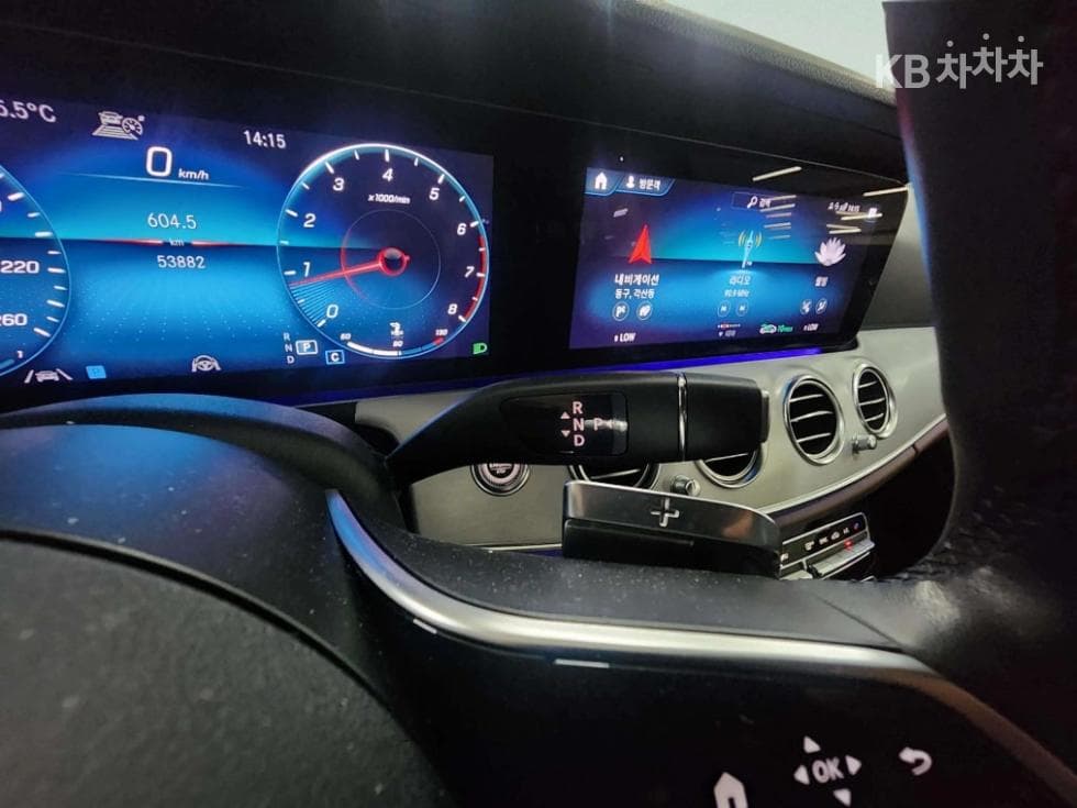Mercedes-Benz E-Class (W213)E250 Avantgarde - 17