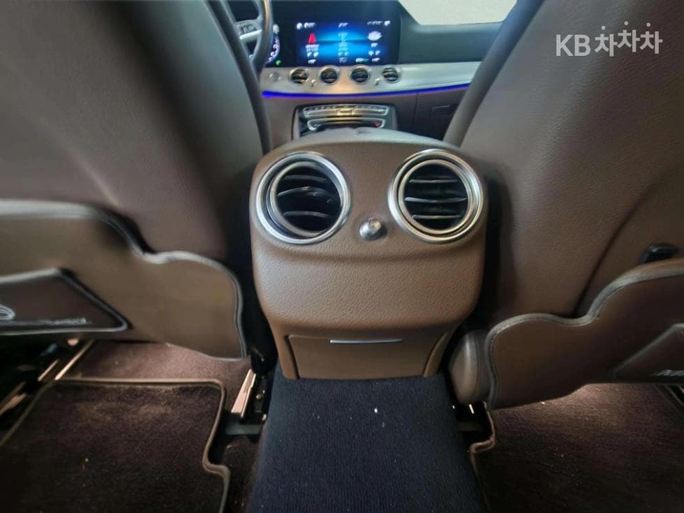 Mercedes-Benz E-Class (W213)E250 Avantgarde - 18