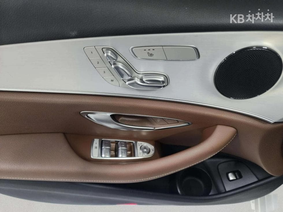 Mercedes-Benz E-Class (W213)E250 Avantgarde - 20