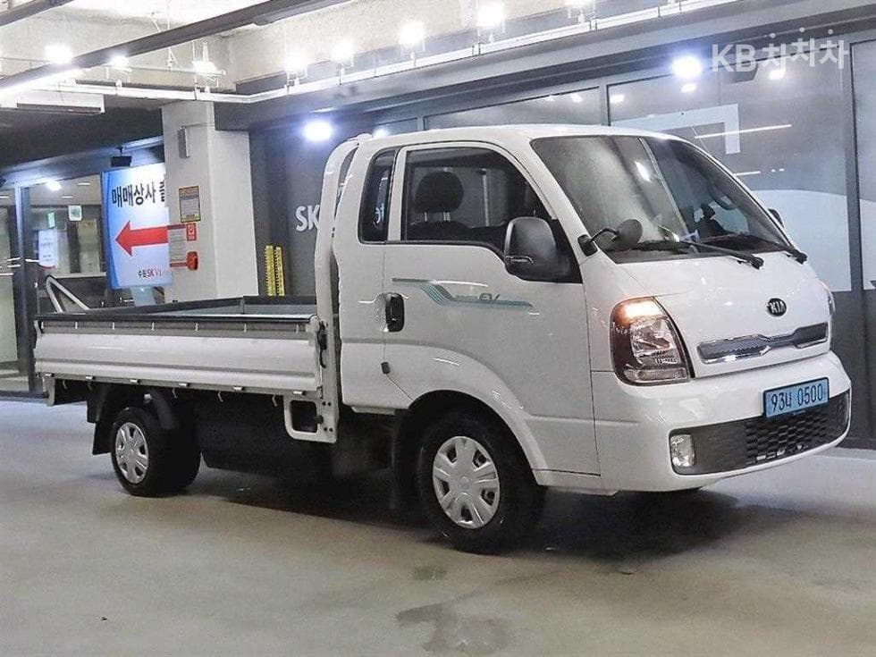 Kia The New (facelift) Bongo 3 (light truck) EV 1 Ton 2WD Extra Long King Cab GLS - Image 1