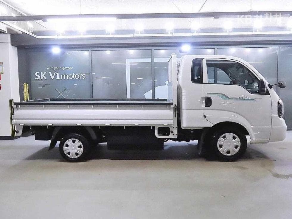 Kia The New (facelift) Bongo 3 (light truck) EV1 Ton 2WD Extra Long King Cab GLS - 3