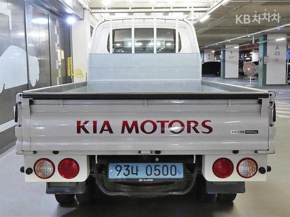 Kia The New (facelift) Bongo 3 (light truck) EV1 Ton 2WD Extra Long King Cab GLS - 5