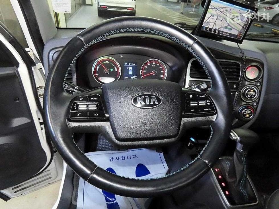 Kia The New (facelift) Bongo 3 (light truck) EV1 Ton 2WD Extra Long King Cab GLS - 9