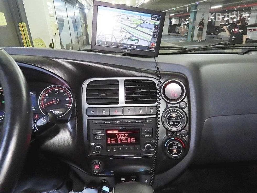 Kia The New (facelift) Bongo 3 (light truck) EV1 Ton 2WD Extra Long King Cab GLS - 12