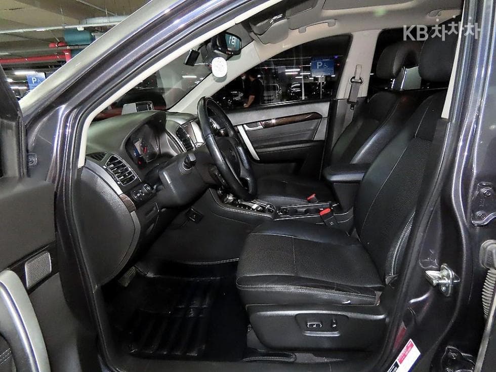 GM Korea Chevrolet Captiva4WD LT 5-seater - 6