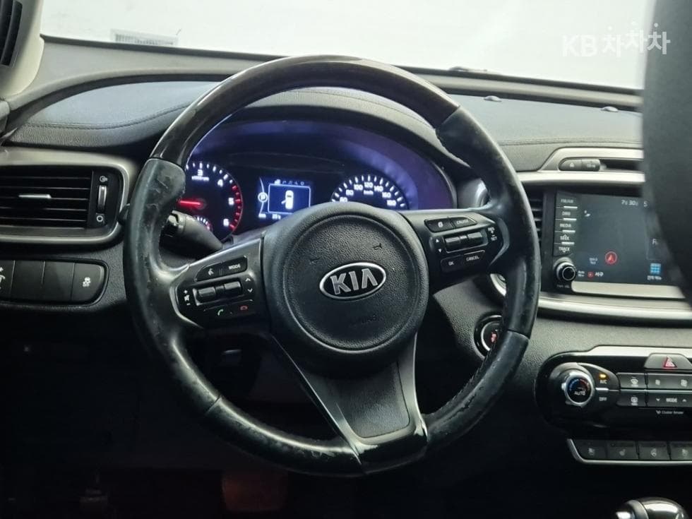 Киа All NewSorentoДизел 2.0 2WD Престиж - 9