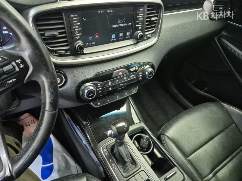 Киа All NewSorentoДизел 2.0 2WD Престиж - 10