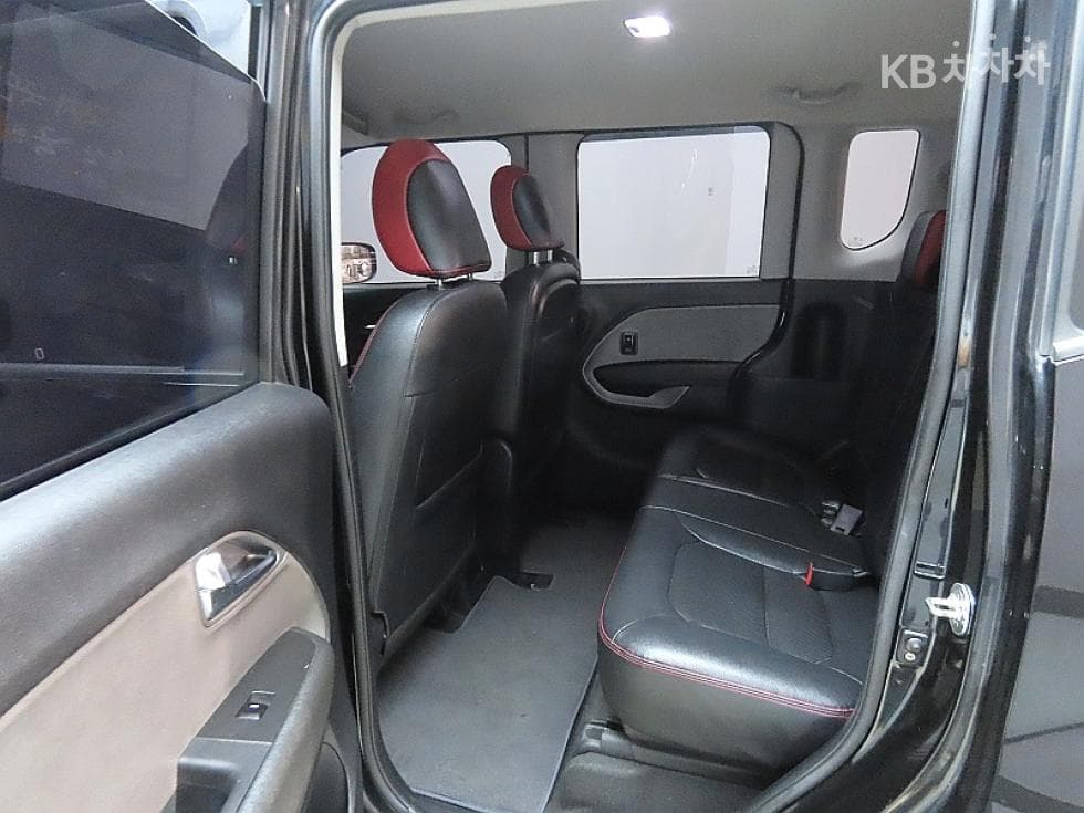 Kia Ray (van)1.0 Gasoline Turbo Prestige - 11