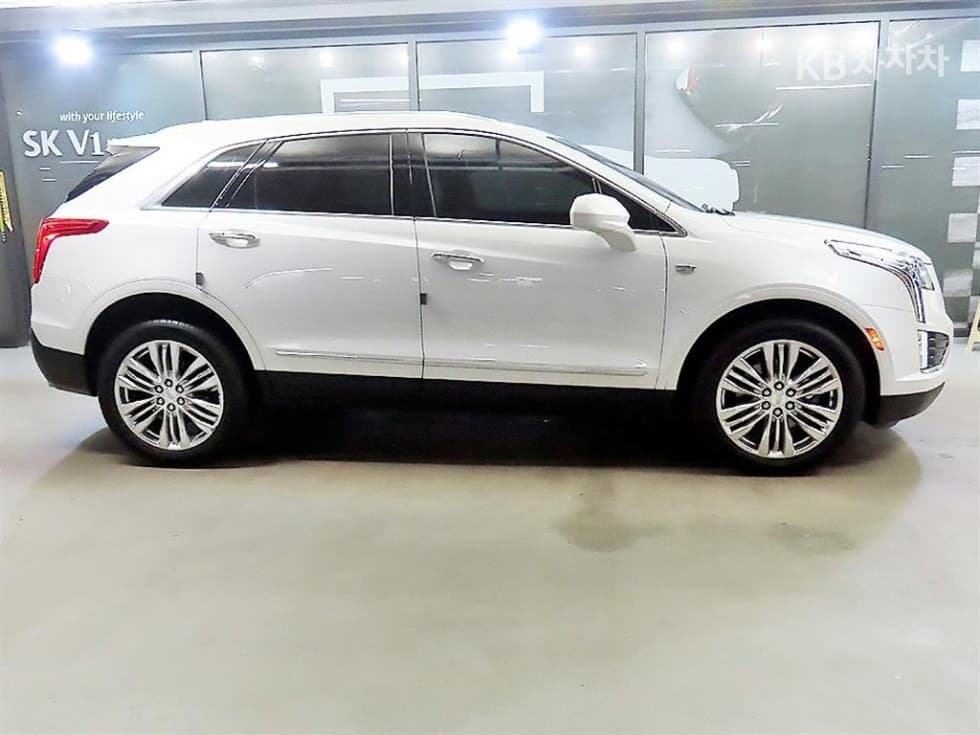 캐딜락 XT53.6 Premium Plus - 3