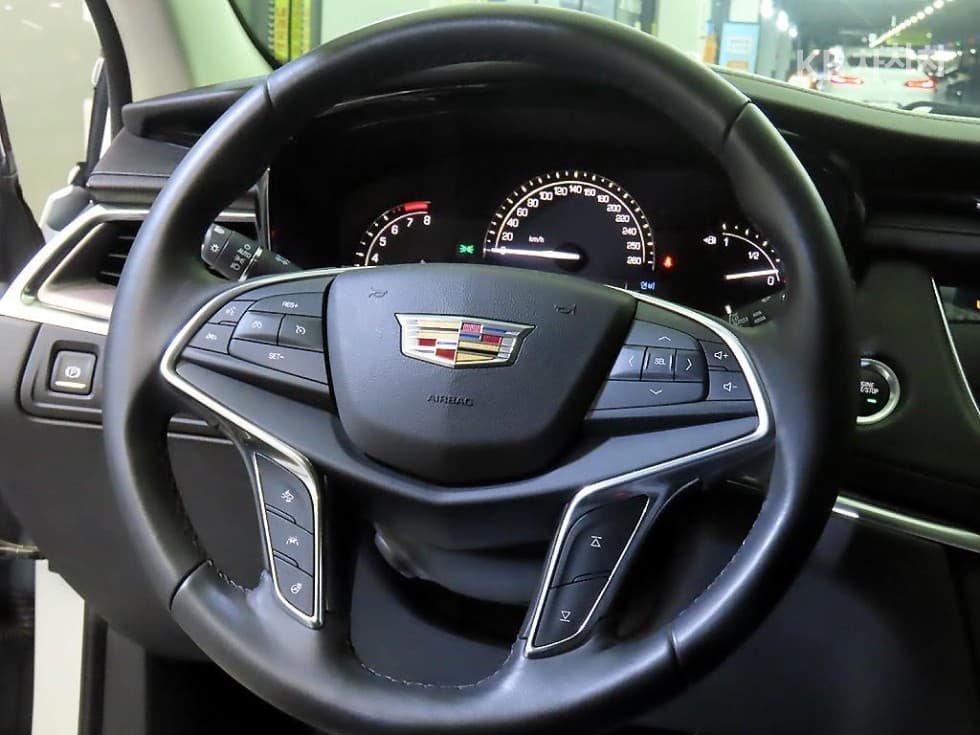 캐딜락 XT53.6 Premium Plus - 8