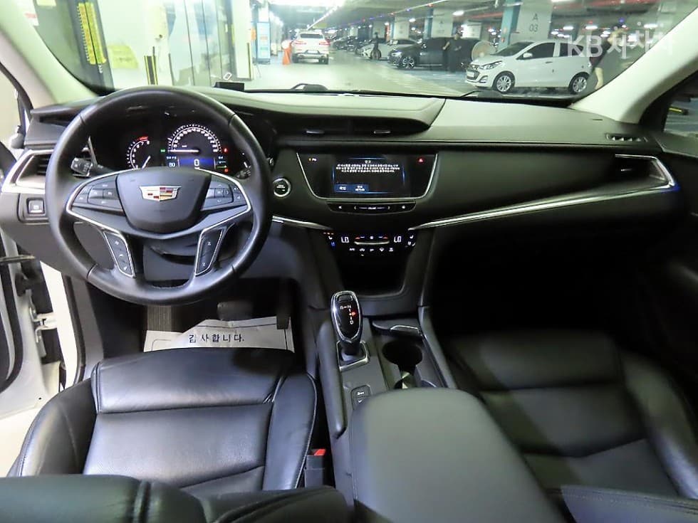 캐딜락 XT53.6 Premium Plus - 10