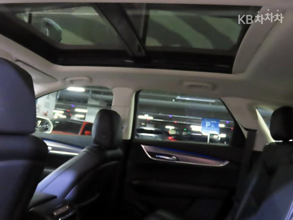 캐딜락 XT53.6 Premium Plus - 16