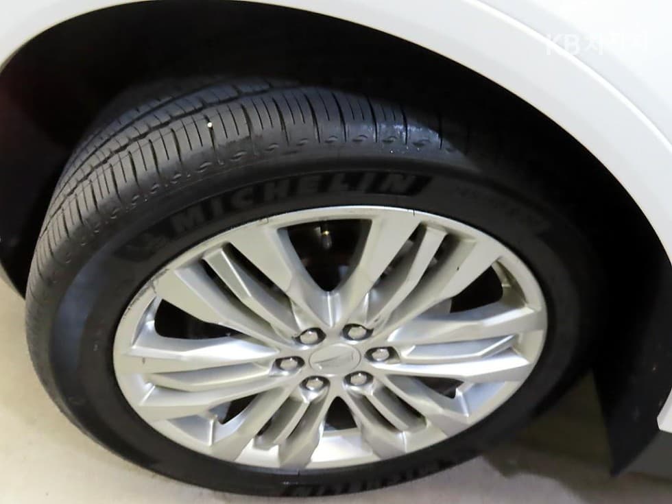 캐딜락 XT53.6 Premium Plus - 20