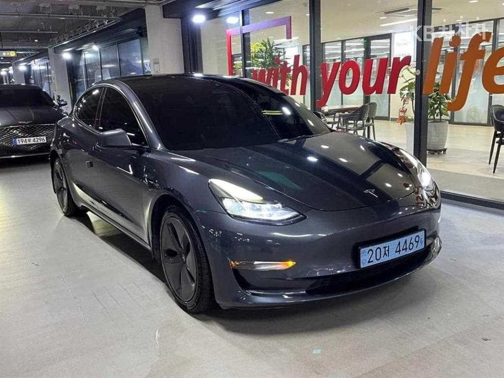 테슬라 Model 3 Long Range - Image 1