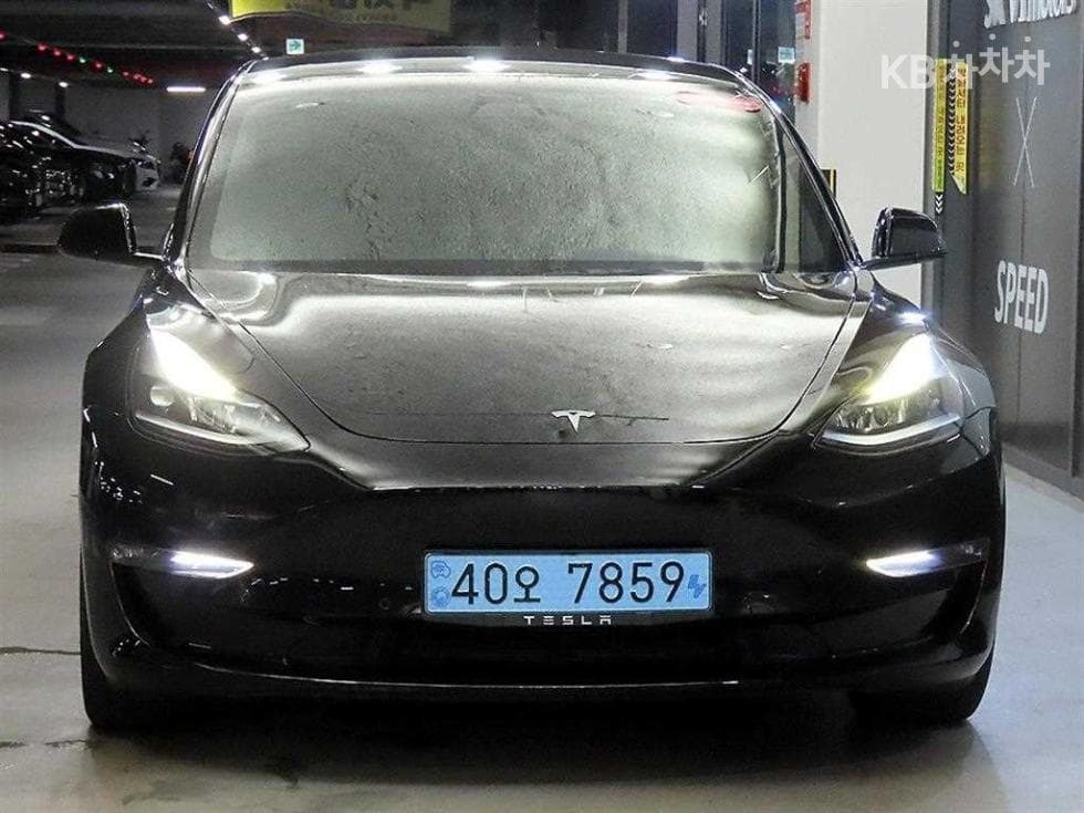 테슬라 Model 3 Long Range - Image 1