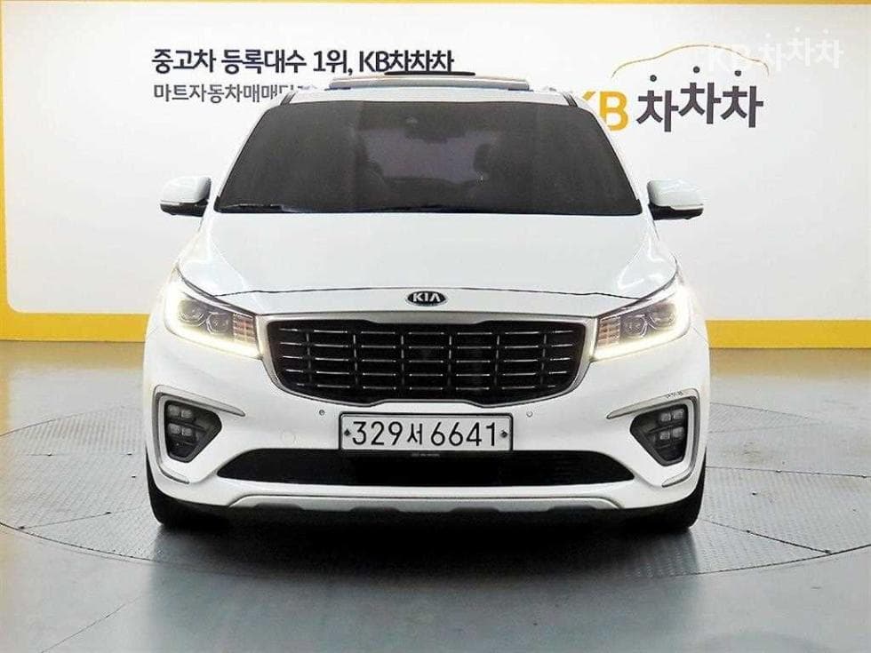 Kia The New (facelift) Carnival9-seater 2.2 Diesel Noblesse Special (special feature/edition) - 3