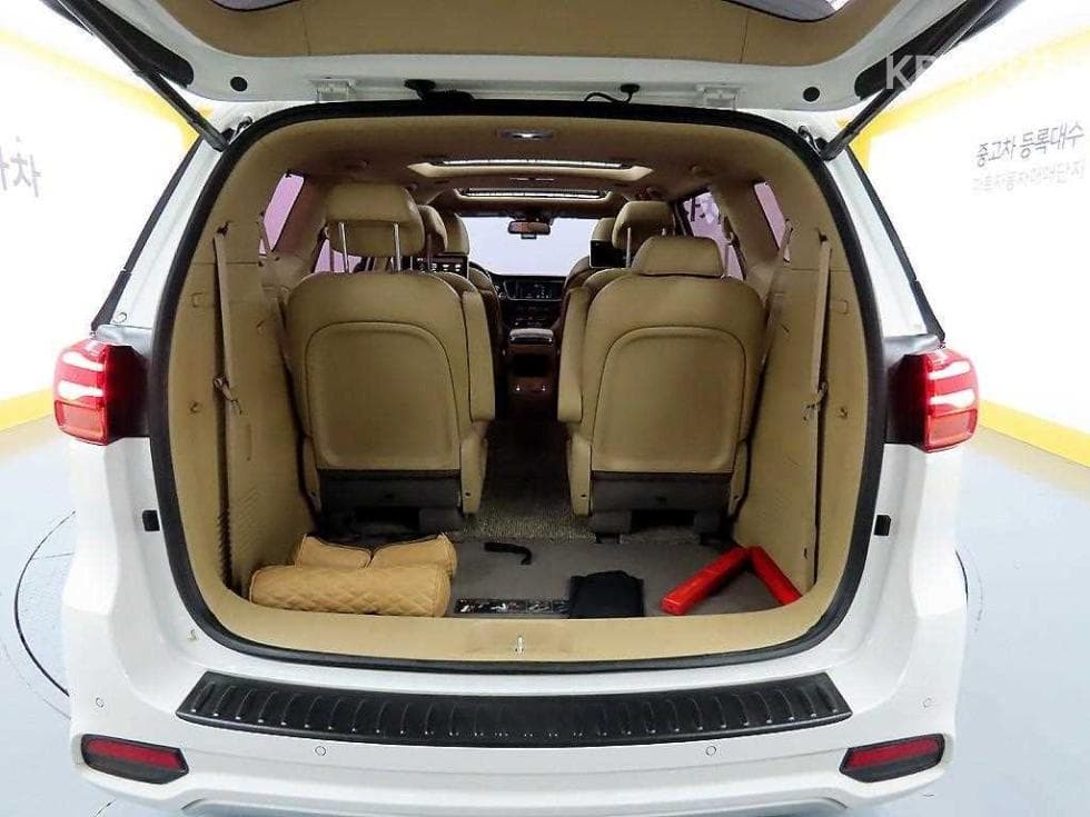 Kia The New (facelift) Carnival9-seater 2.2 Diesel Noblesse Special (special feature/edition) - 18