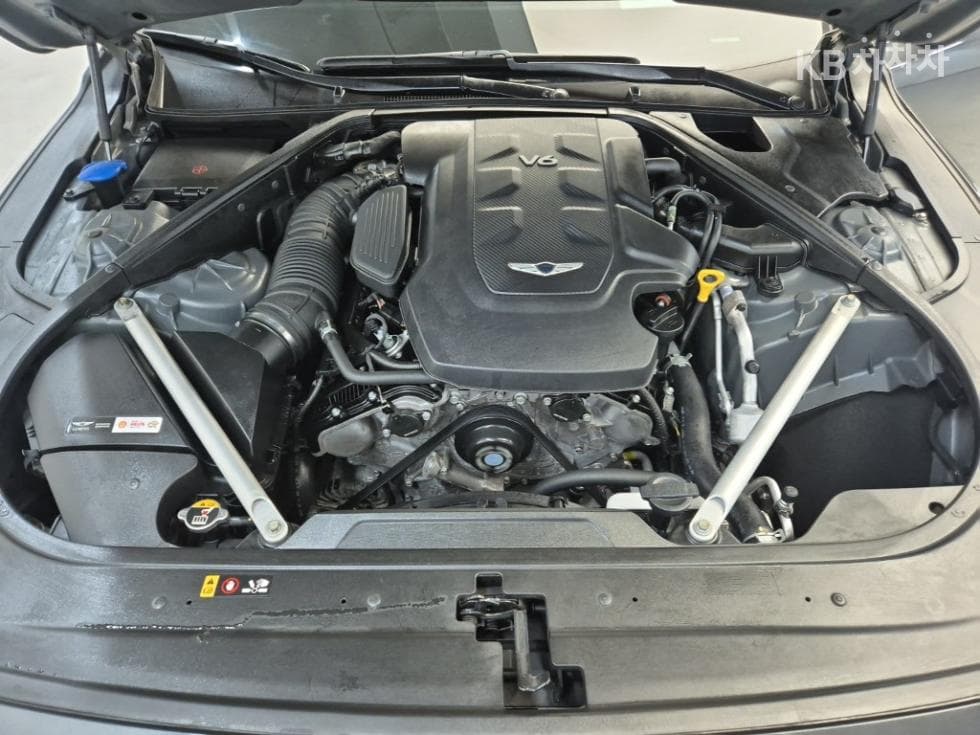 Genesis G903.8 GDi AWD Prestige - 5