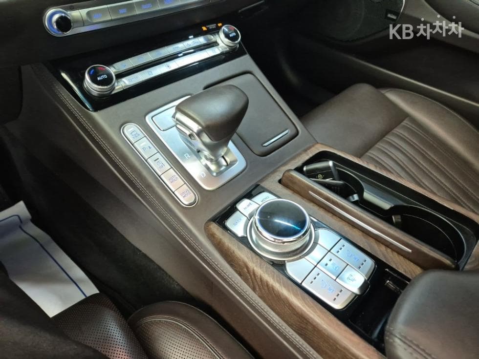 Genesis G903.8 GDi AWD Prestige - 8