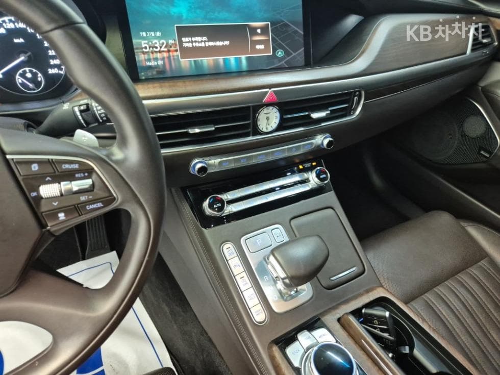 Genesis G903.8 GDi AWD Prestige - 10