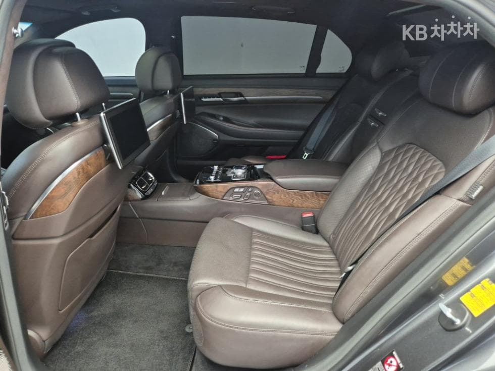 Genesis G903.8 GDi AWD Prestige - 12