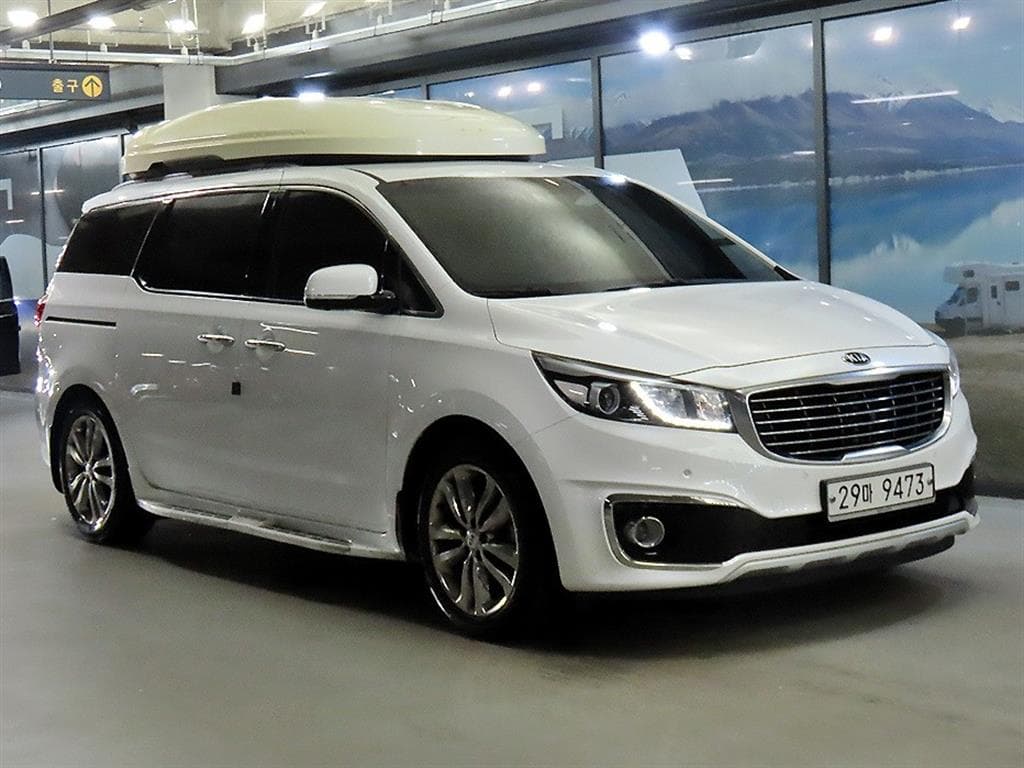 Kia All New Carnival 9-seater 2.2 Diesel Noblesse Special (special feature/edition) - Image 1